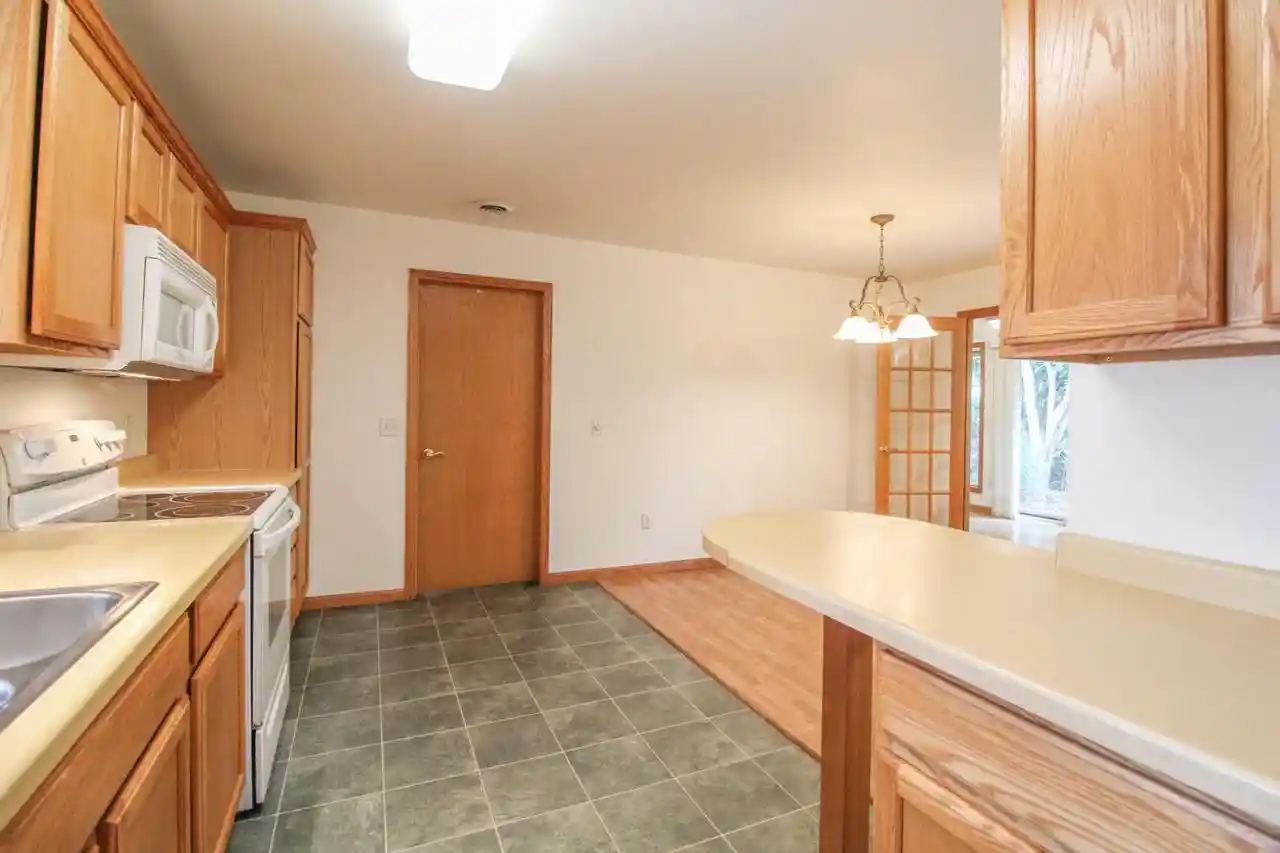 Photo 3 of Condo for sale at 112 Oxford Ln, Cambridge, WI 53523 | MLS# 2033165 | Listing updated on 2026-09-22