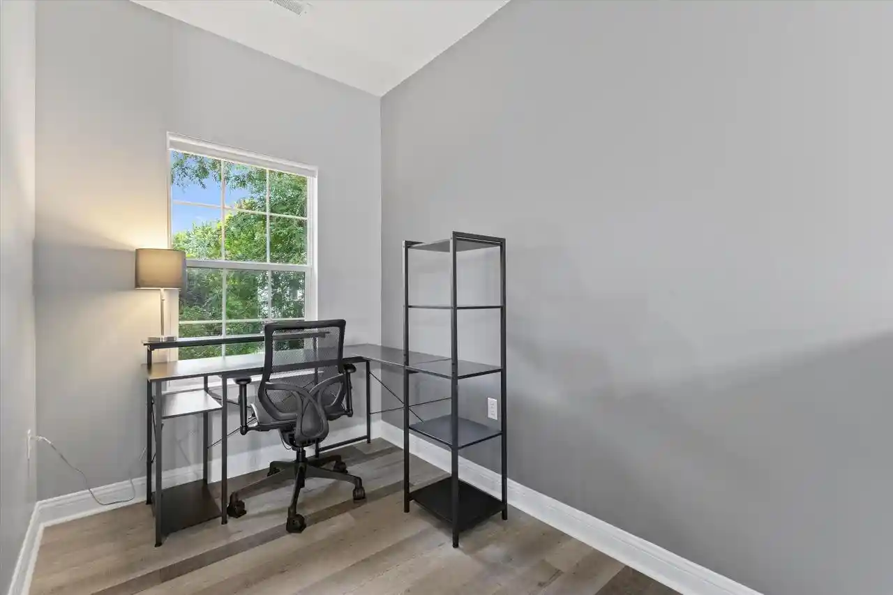 Listing Photo 4 - Condo for sale in building located at 996 Bedford Ct, Racine, WI 53406 - Unit #202