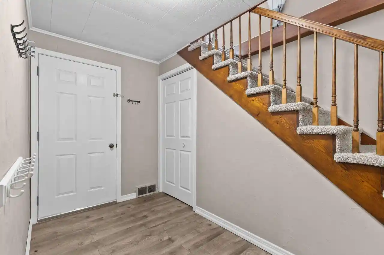 Photo 3 of Single family home for sale at 1937 Simpson St, Oshkosh, WI 54902 | MLS# 50333044 | Listing updated on 2026-09-22