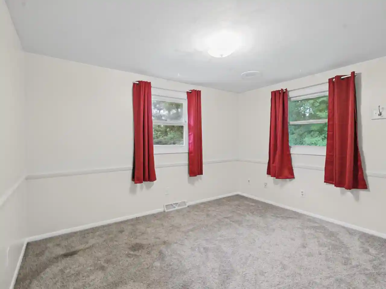 Photo 4 of Single family home for sale at 4608 W Reineking Dr, Sheboygan, WI 53083 | MLS# 1981598 | Listing updated on 2026-10-03