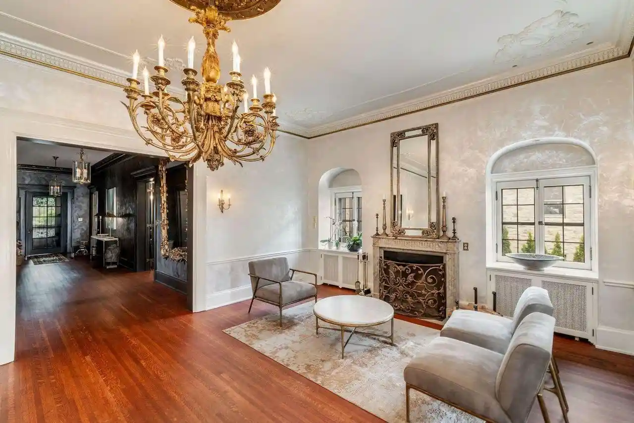 Photo 2 of Mansion for sale at 3266 N Lake Dr, Milwaukee, WI 53211 | MLS# 1981597 | Listing updated on 2026-09-25
