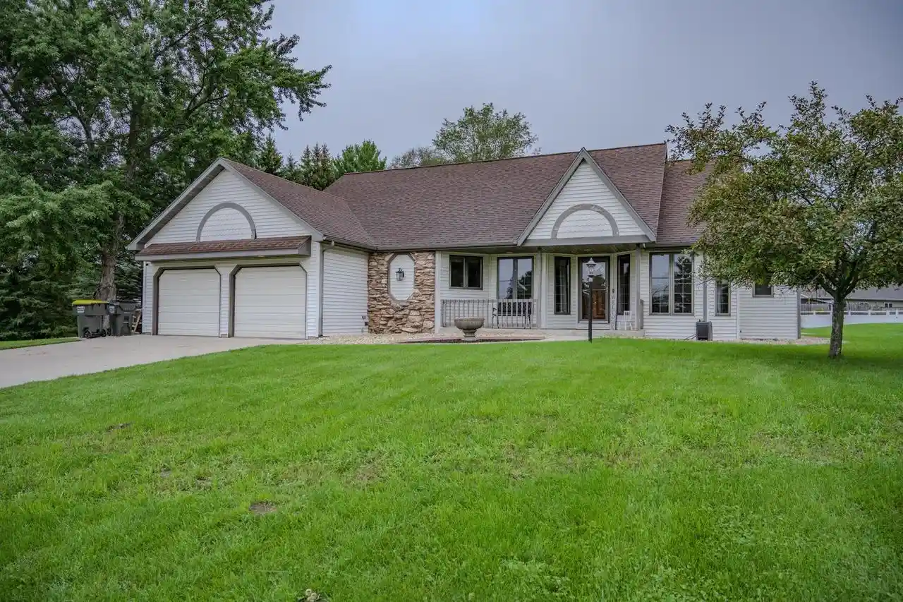 Photo 1 of Single family home for sale at E6786 Fawn Valley Dr, Reedsburg, WI 53959 | MLS# 2033167 | Listing updated on 2026-09-22