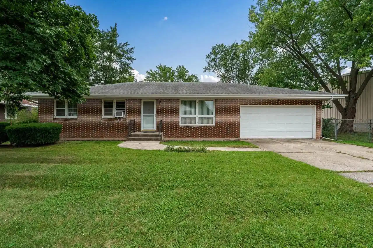 Photo 1 of Single family home for sale at 1726 Avon Ct, Beloit, WI 53511 | MLS# 2033169 | Listing updated on 2026-09-28