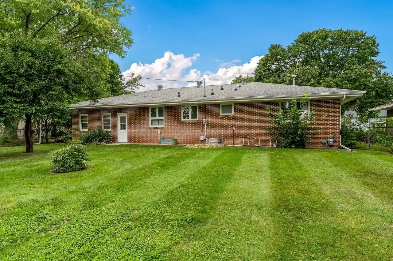 Photo 3 of Single family home for sale at 1726 Avon Ct, Beloit, WI 53511 | MLS# 2033169 | Listing updated on 2026-09-28