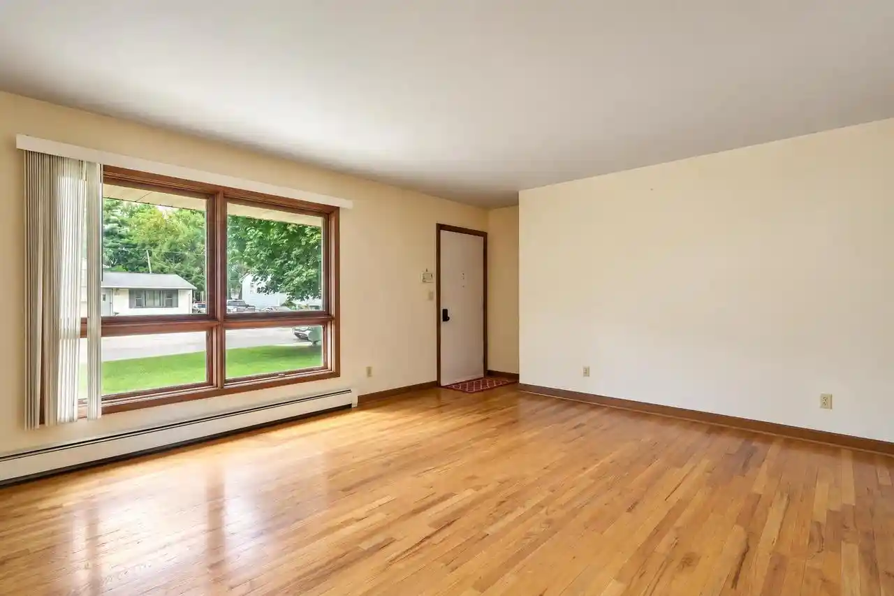 Photo 4 of Single family home for sale at 1726 Avon Ct, Beloit, WI 53511 | MLS# 2033169 | Listing updated on 2026-09-28