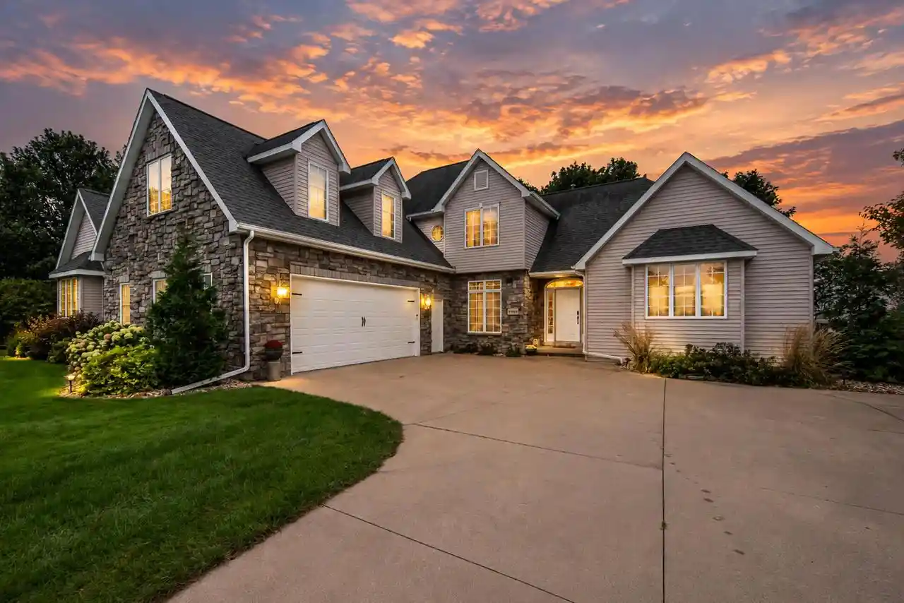 Photo 1 of Single family home for sale at 4469 W Fieldwood Ln, Appleton, WI 54913 | MLS# 50333034 | Listing updated on 2026-09-22