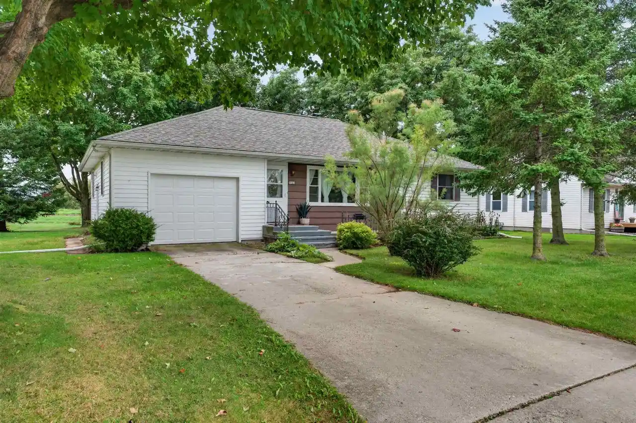 Single family home for sale at 5161 County Rd Ii, Larsen, WI 54947 | MLS# 50333047