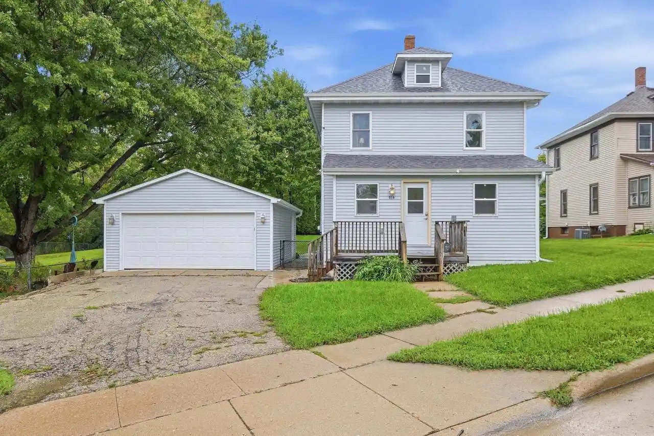 Photo 1 of Single family home for sale at 516 E Fulton St, Edgerton, WI 53534 | MLS# 2033173 | Listing updated on 2026-10-08