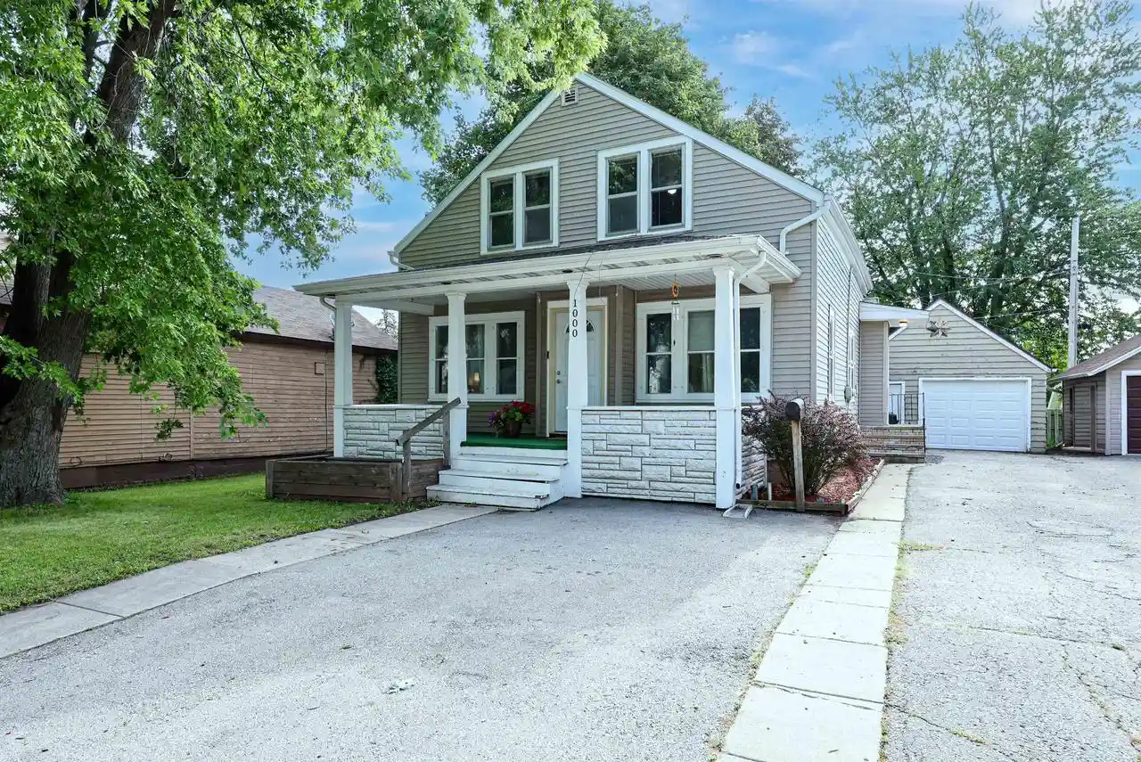 Photo 1 of Single family home for sale at 1000 Lawe St, Kaukauna, WI 54130 | MLS# 50333058 | Listing updated on 2026-09-22
