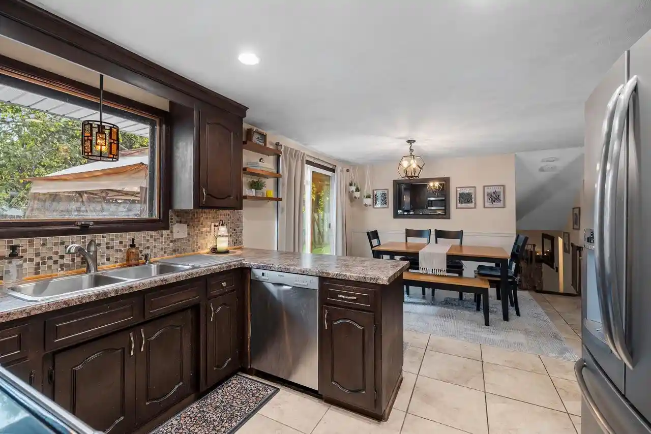 Photo 3 of Single family home for sale at 2578 Vicki Ln, Green Bay, WI 54311 | MLS# 50333063 | Listing updated on 2026-09-22