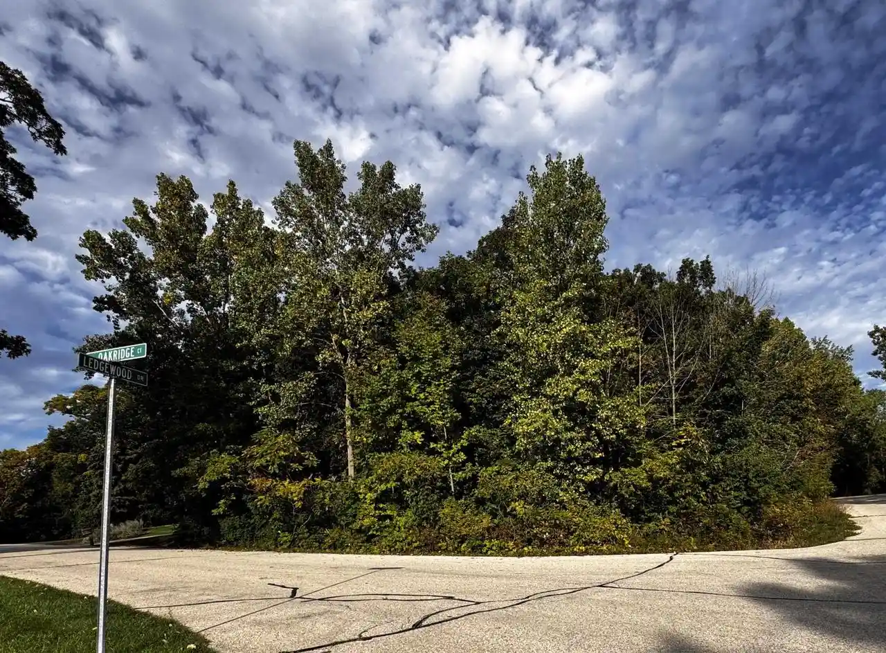 Photo 1 of Land for sale at 5 Oakridge Ct, Fond Du Lac, WI 54937 | MLS# 50333067 | Listing updated on 2026-09-22