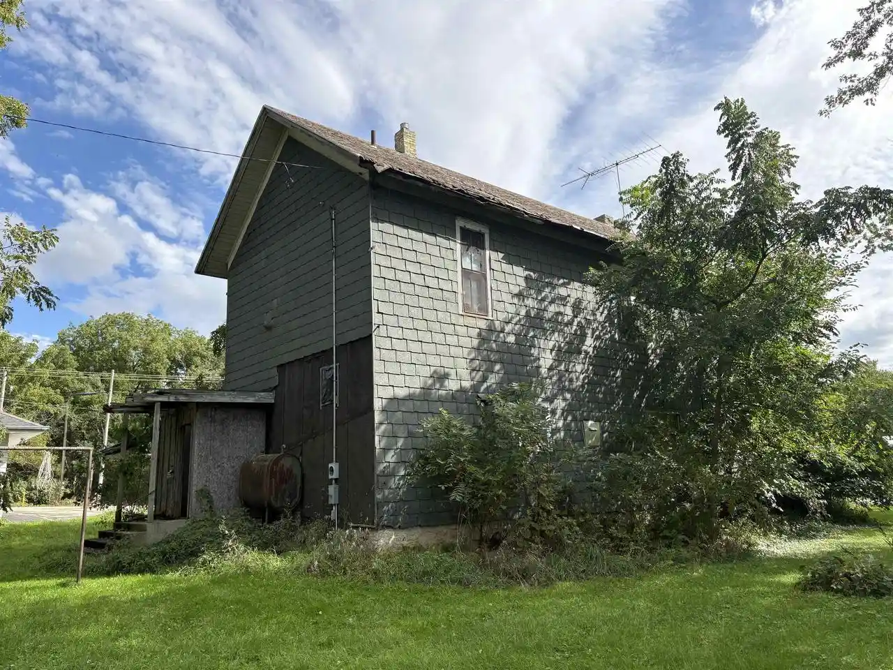 Photo 3 of Sale Pending at 11041 E Willow Dr, Whitewater, WI 53190 | MLS# 2033186 | Listing updated on 2026-09-27