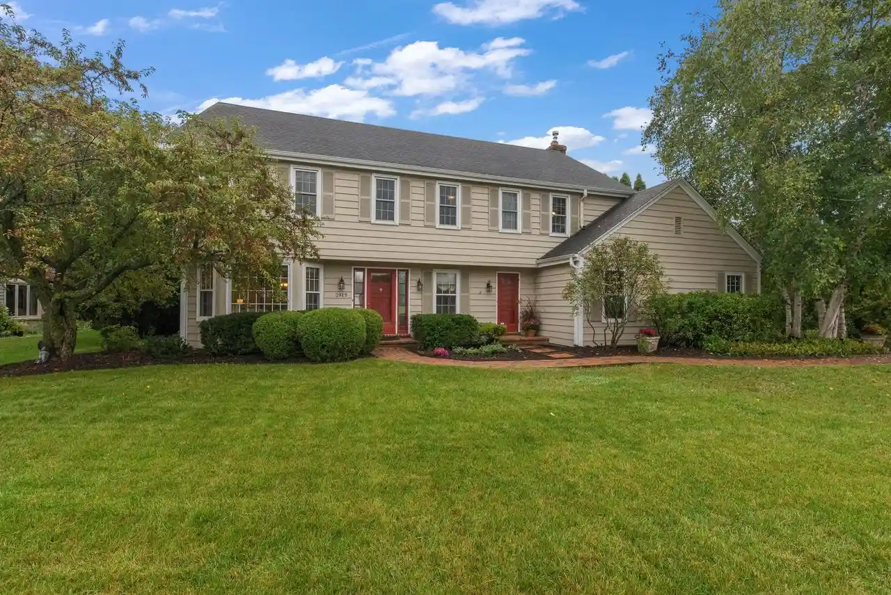 Photo 1 of Single family home for sale at 3925 W Sherbrooke Dr, Mequon, WI 53092 | MLS# 1981644 | Listing updated on 2026-10-09