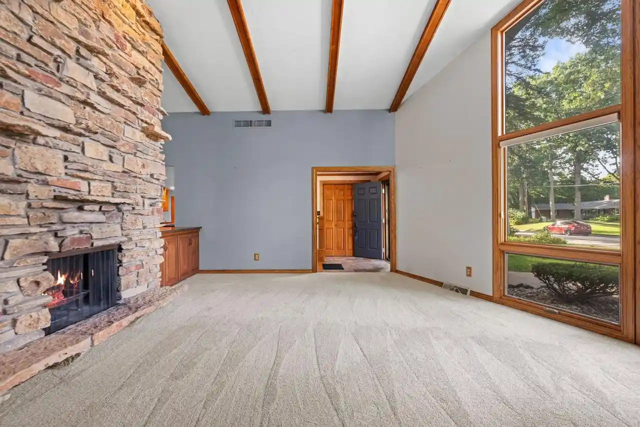 Photo 3 of Single family home for sale at 3046 Bay View Dr, Green Bay, WI 54311 | MLS# 50333074 | Listing updated on 2026-09-22