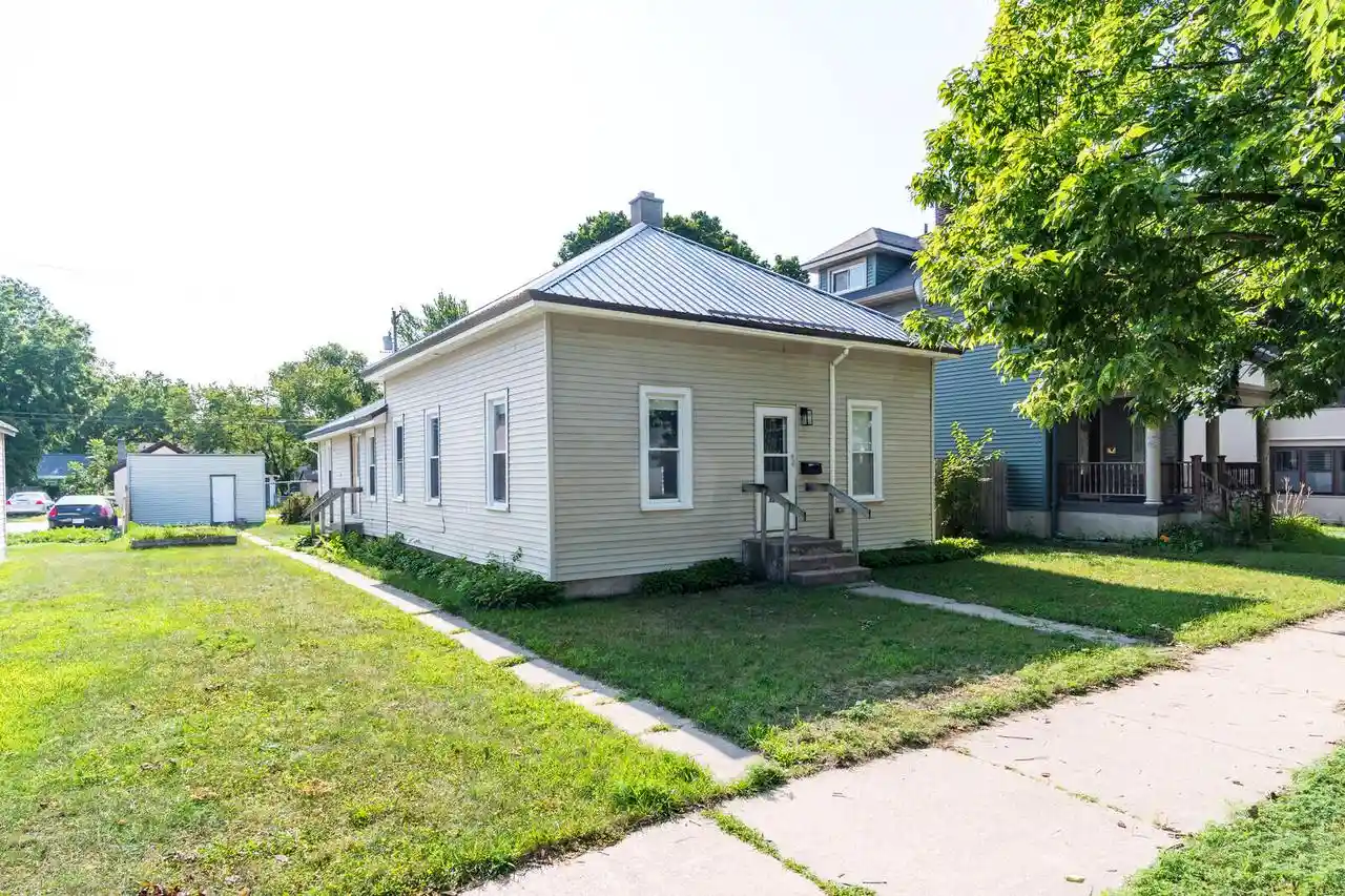 Single family home for sale at 520 Avon St, La Crosse, WI 54603 | MLS# 1981652