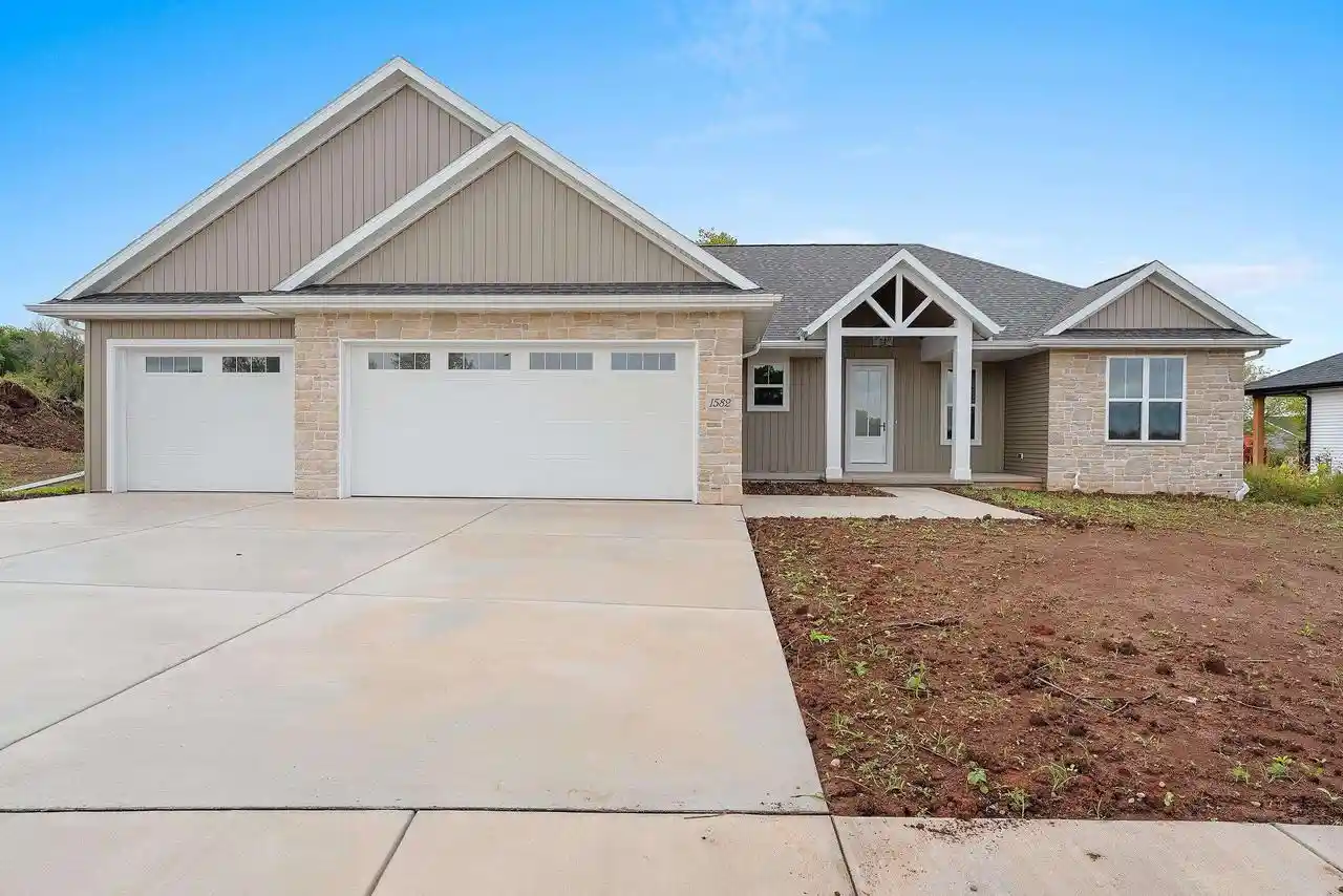 Photo 1 of Single family home for sale at 1582 Red Hawk Landing Trl, De Pere, WI 54115 | MLS# 50333077 | Listing updated on 2026-09-30