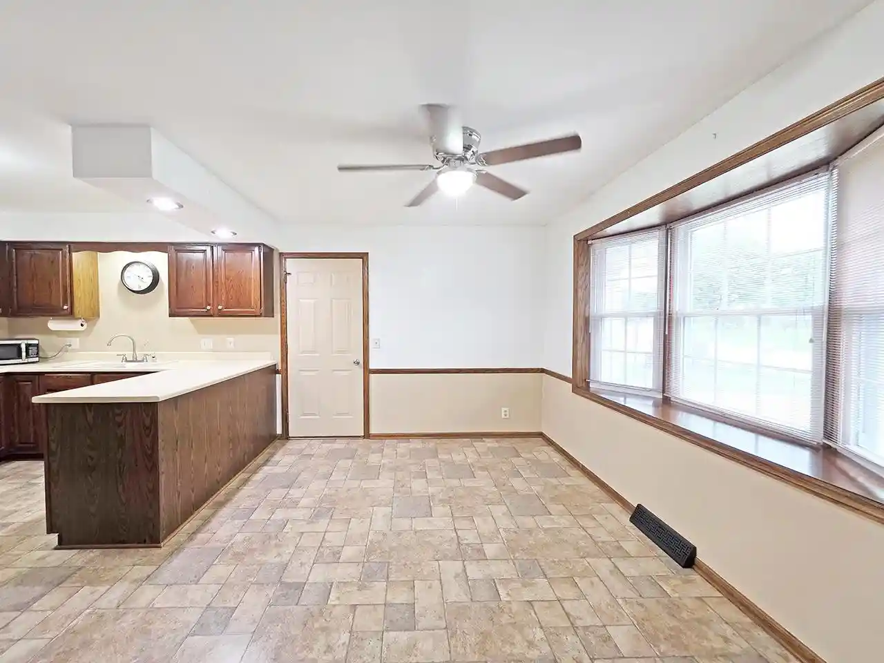 Photo 4 of Single family home for sale at 4211 Wilshire Ln, Janesville, WI 53546 | MLS# 2033191 | Listing updated on 2026-09-22
