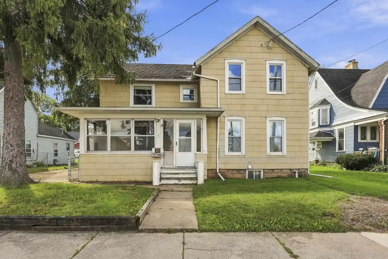 Photo 1 of Single family home for sale at 305 E 8th Street, Kaukauna, WI 54130 | MLS# 50333078 | Listing updated on 2026-09-22