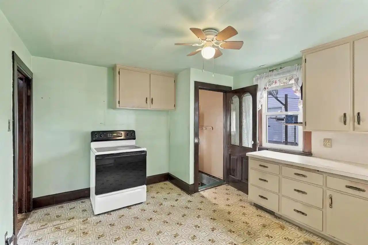 Photo 3 of Single family home for sale at 305 E 8th Street, Kaukauna, WI 54130 | MLS# 50333078 | Listing updated on 2026-09-22