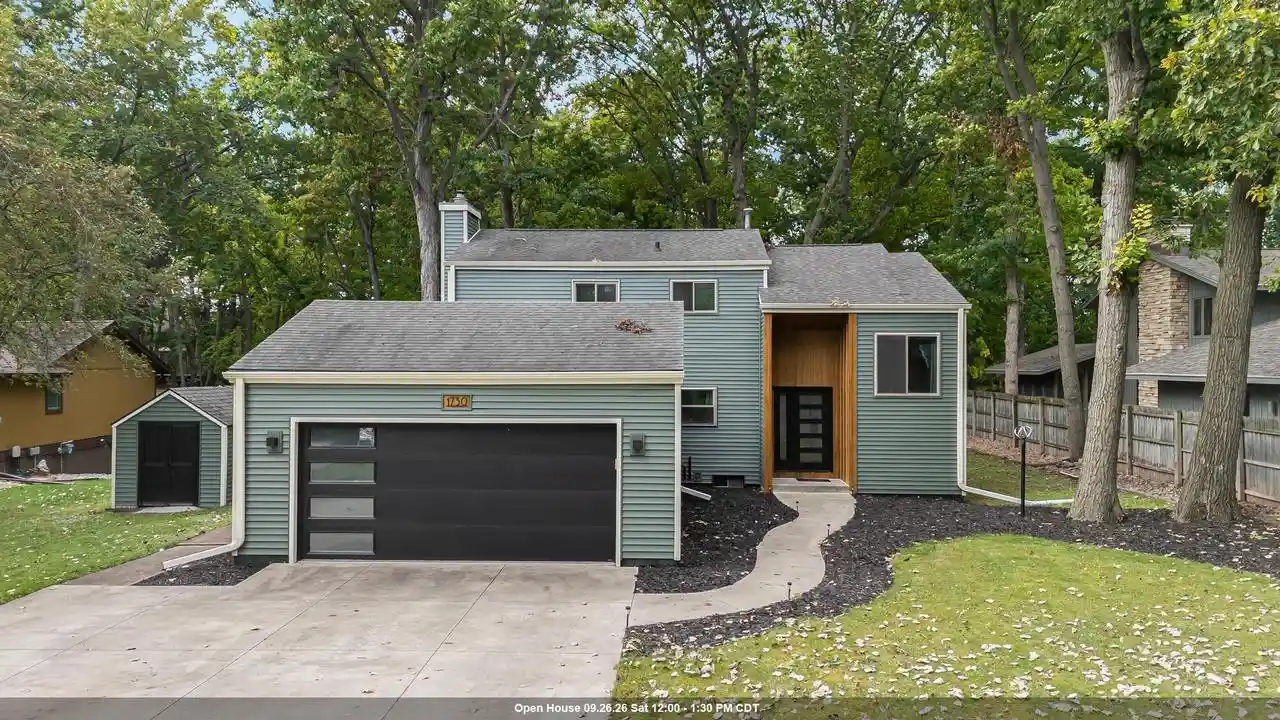Photo 1 of Single family home for sale at 1730 N Briarcliff Dr, Appleton, WI 54915 | MLS# 50333075 | Listing updated on 2026-09-22
