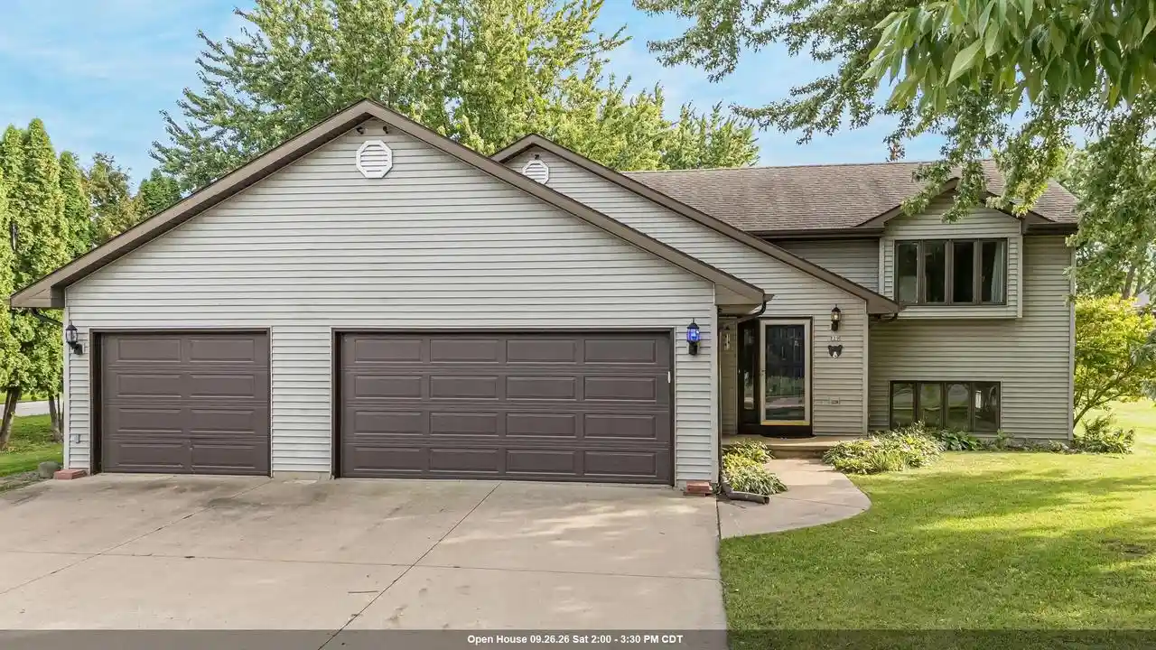 Photo 1 of Single family home for sale at 729 Farmington Ave, Oshkosh, WI 54901 | MLS# 50333082 | Listing updated on 2026-09-22