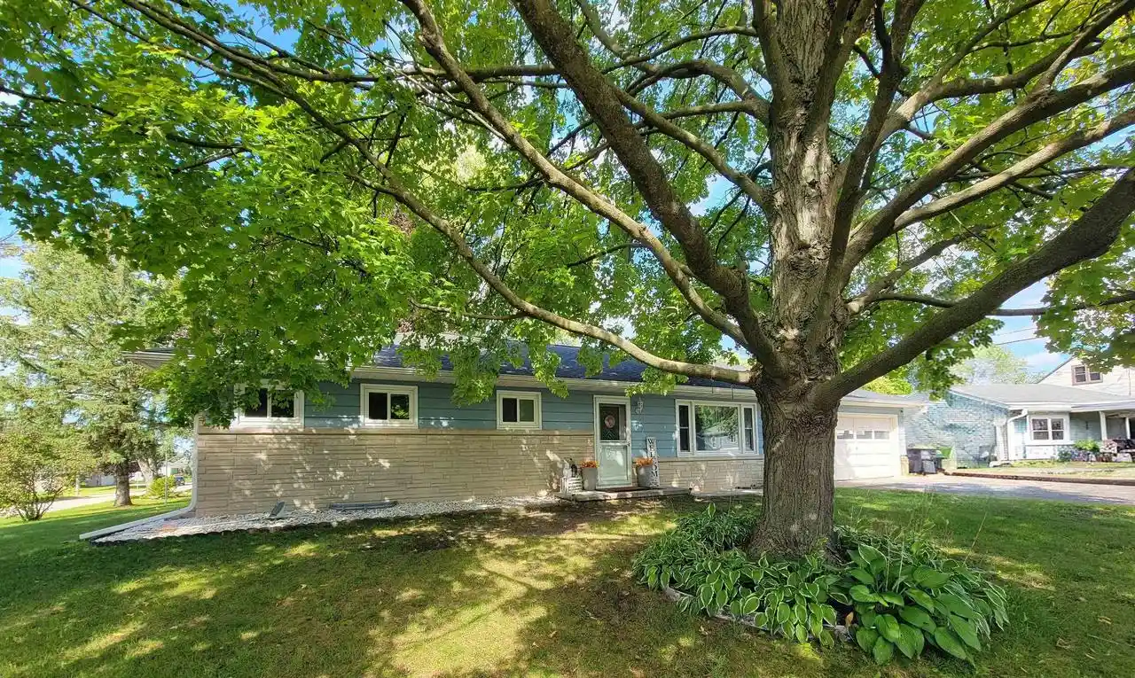 Single family home for sale at 215 W Cameron St, New London, WI 54961 | MLS# 50333093