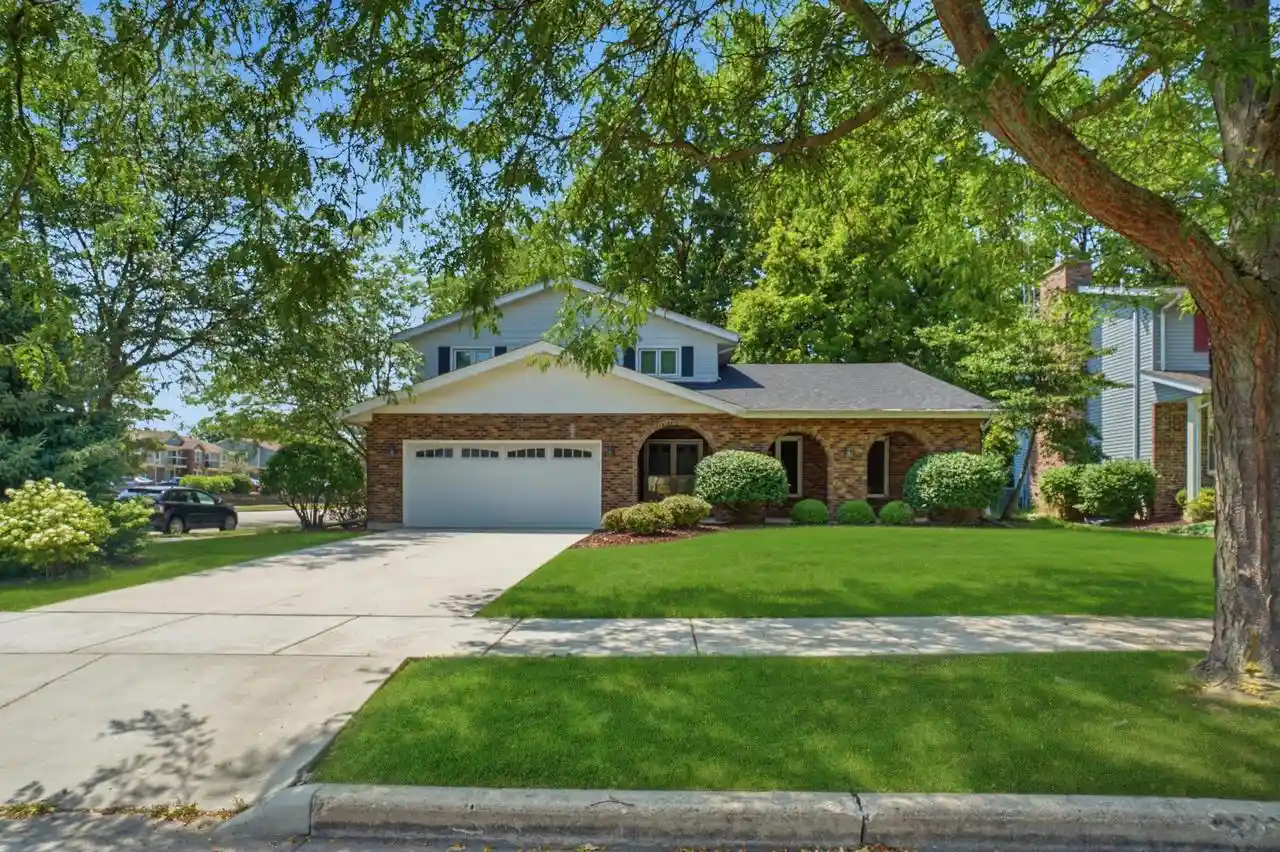 Photo 1 of Single family home for sale at 1482 37th Avenue, Kenosha, WI 53144 | MLS# 1981684 | Listing updated on 2026-09-24