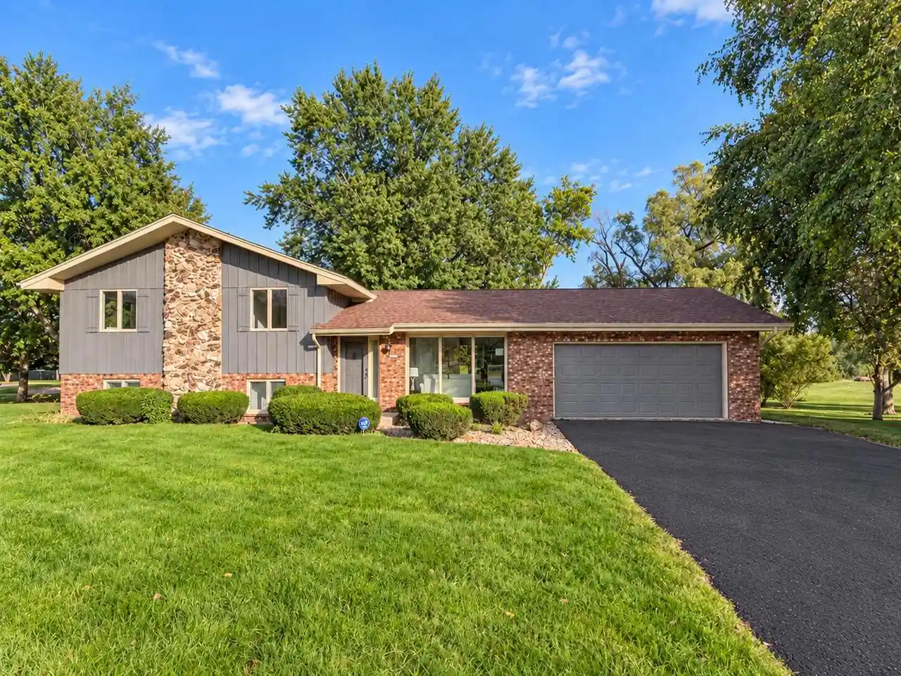 Photo 1 of Single family home for sale at 11040 N Riverland Ct, Mequon, WI 53092 | MLS# 1981690 | Listing updated on 2026-10-08