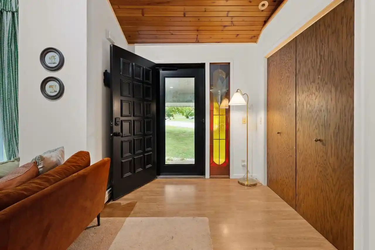 Photo 3 of Single family home for sale at 1074 Tinkham Trl, Baraboo, WI 53913 | MLS# 2033210 | Listing updated on 2026-09-22