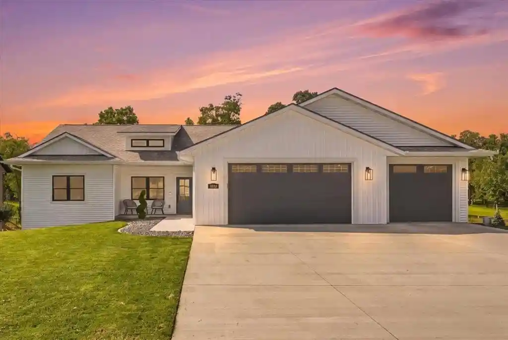 Photo 1 of Single family home for sale at 5022 Woodlands Dr, Eau Claire, WI 54703 | MLS# 1605317 | Listing updated on 2026-09-23