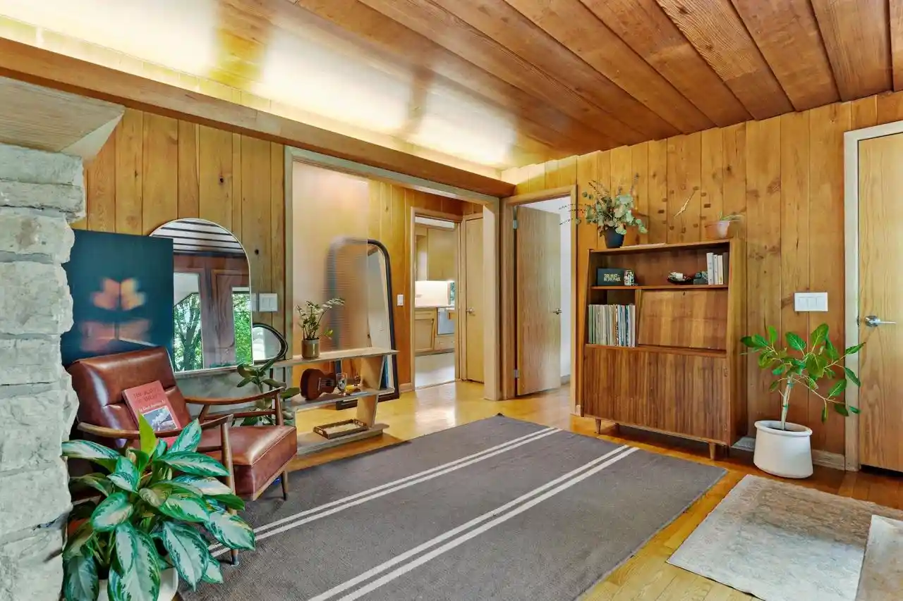 Photo 4 of Sale Pending at 5010 Tomahawk Trl, Madison, WI 53705 | MLS# 2033234 | Listing updated on 2026-10-06