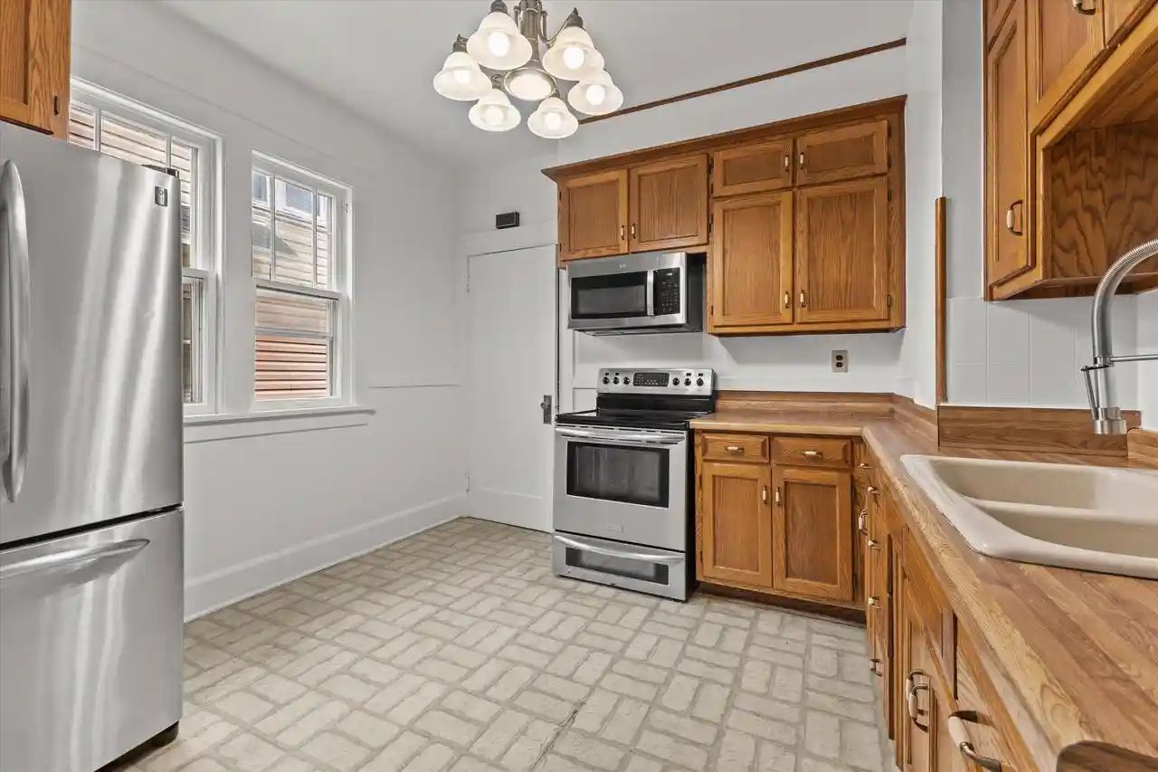 Photo 2 of Single family home for sale at 924 Hayes Ave, Racine, WI 53405 | MLS# 1981715 | Listing updated on 2026-09-23