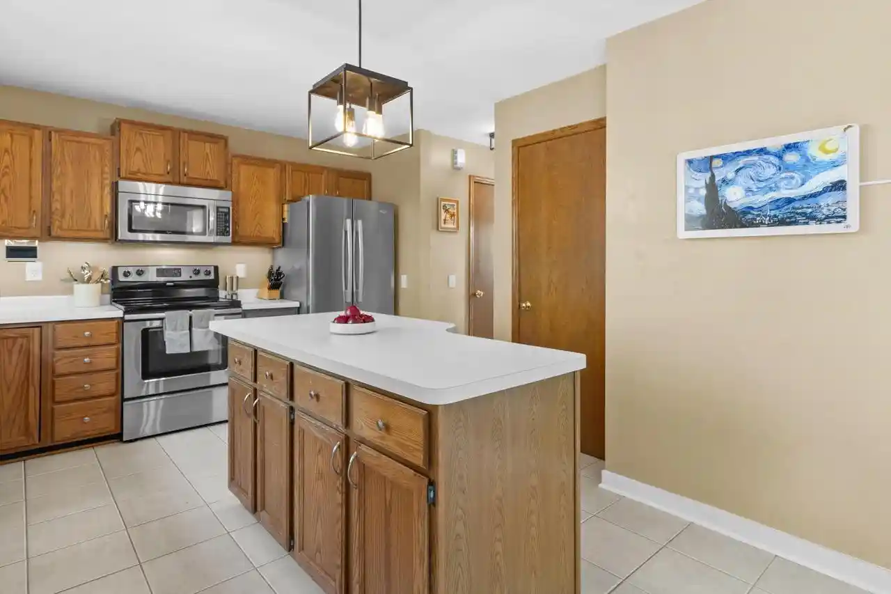 Photo 3 of Single family home for sale at 2 Salina Ct, Madison, WI 53719 | MLS# 2033241 | Listing updated on 2026-10-07