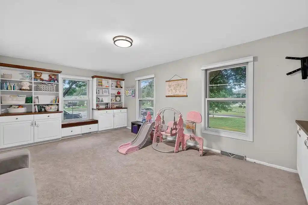 Photo 4 of Single family home for sale at 1001 W Blackhawk Dr, Fort Atkinson, WI 53538 | MLS# 1981717 | Listing updated on 2026-09-23