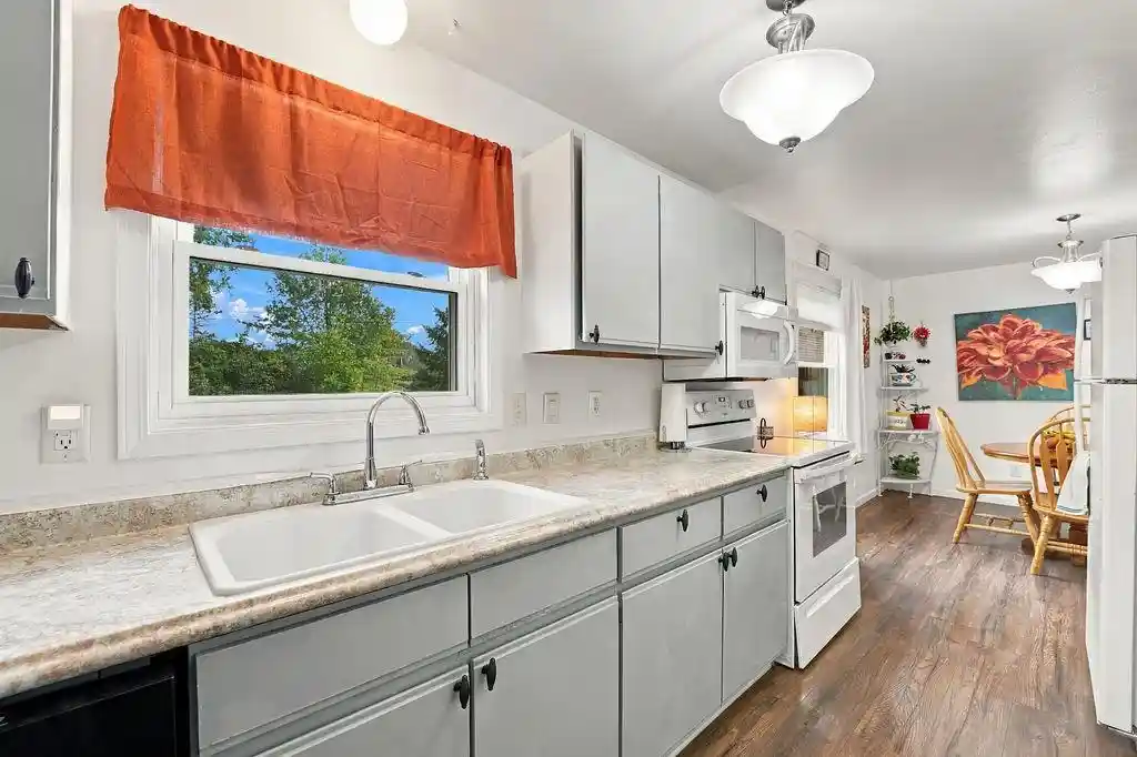 Photo 3 of Single family home for sale at 722 Mckinley Ave, Omro, WI 54963 | MLS# 50333108 | Listing updated on 2026-09-23