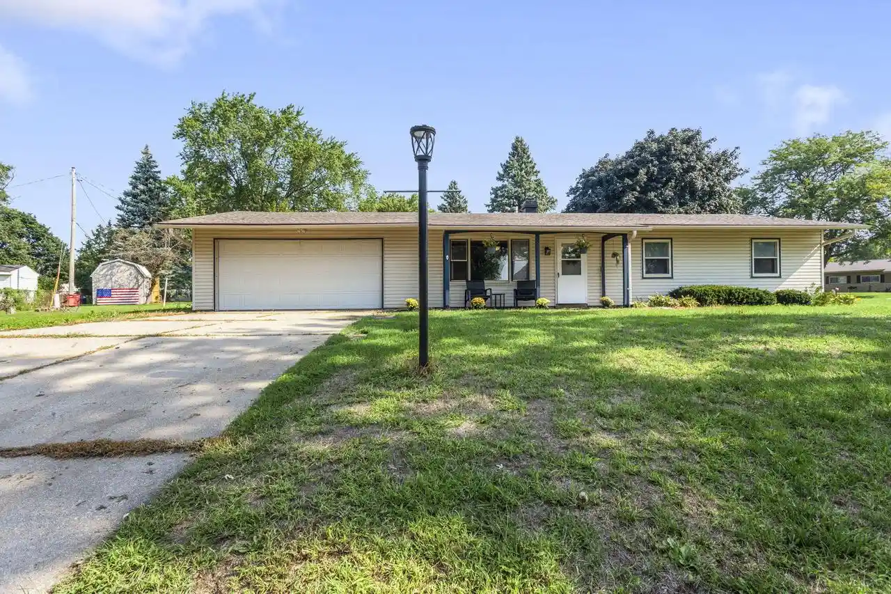 Photo 1 of Single family home for sale at 891 E Daffodil St, Beloit, WI 53511 | MLS# 1981718 | Listing updated on 2026-10-07
