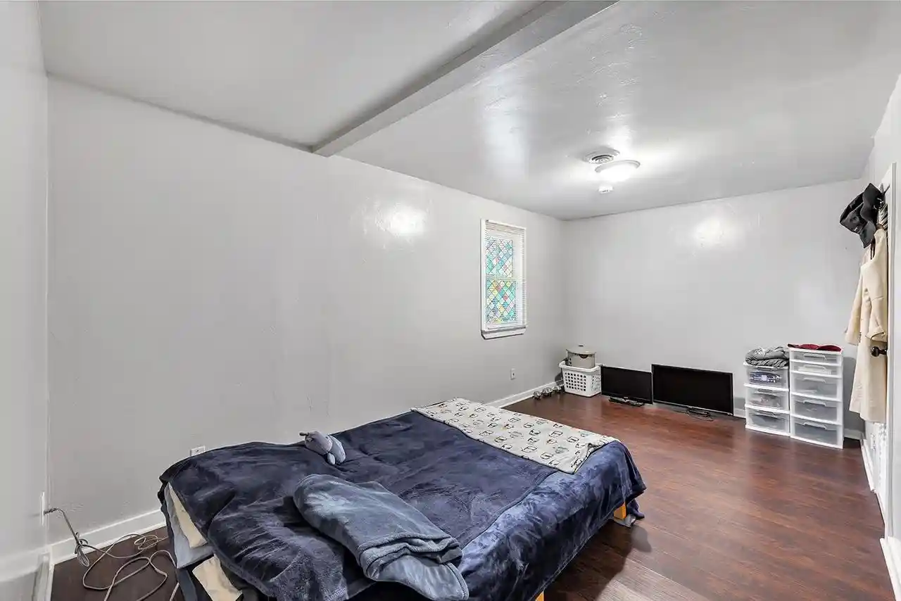 Photo 1 of Single family home for sale at 1960 Oakdale Ave, Green Bay, WI 54302 | MLS# 50333109 | Listing updated on 2026-09-23