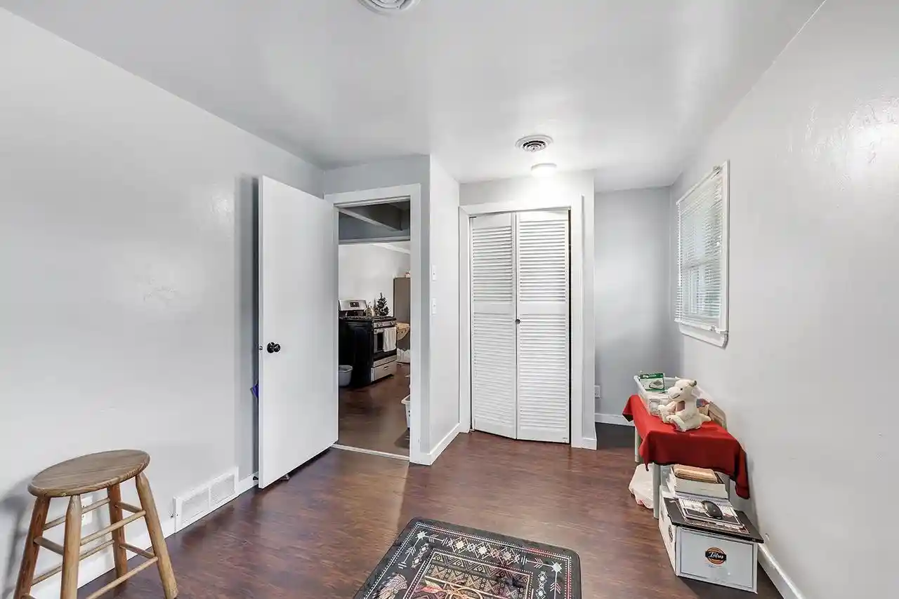 Photo 3 of Single family home for sale at 1960 Oakdale Ave, Green Bay, WI 54302 | MLS# 50333109 | Listing updated on 2026-09-23