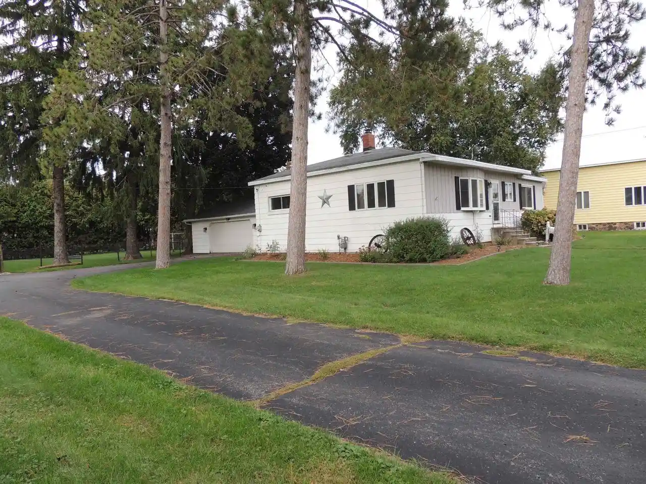 Photo 1 of Single family home for sale at 231 Madison St, Oconto, WI 54153 | MLS# 50333098 | Listing updated on 2026-09-23