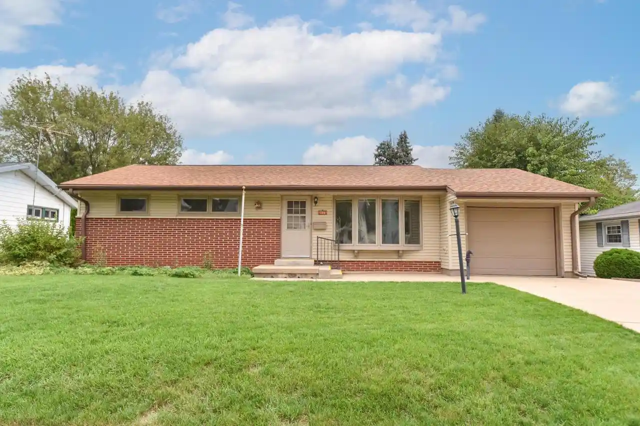 Photo 1 of Single family home for sale at 722 Summit Ave, Waukesha, WI 53188 | MLS# 1981722 | Listing updated on 2026-09-24