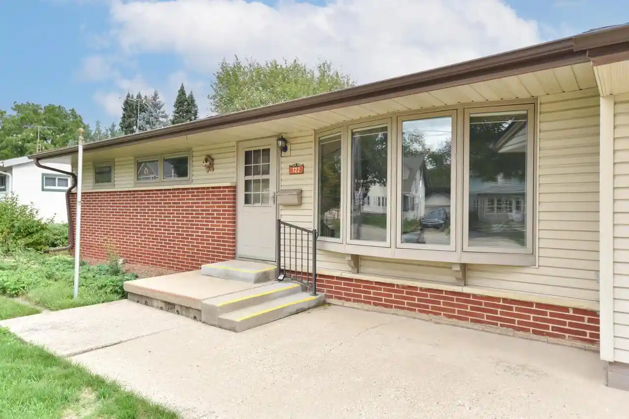 Photo 2 of Single family home for sale at 722 Summit Ave, Waukesha, WI 53188 | MLS# 1981722 | Listing updated on 2026-09-24