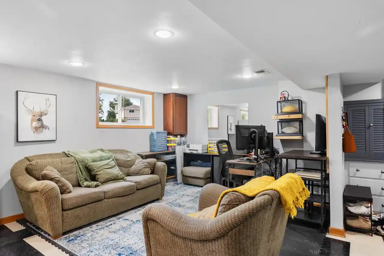 Photo 3 of Sale Pending at W262s3300 Ridge Rd, Waukesha, WI 53189 | MLS# 1981720 | Listing updated on 2026-10-05
