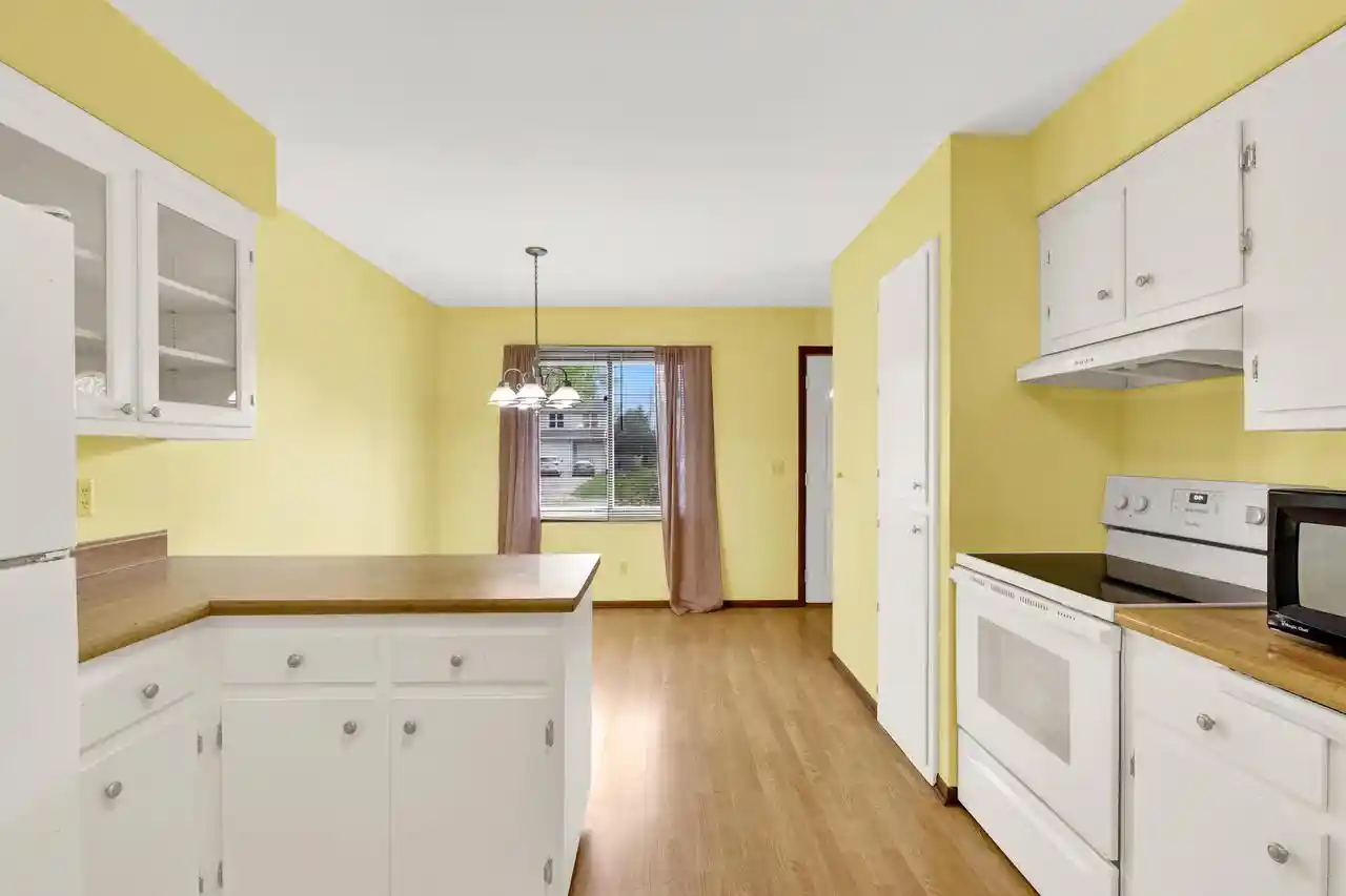 Photo 4 of Single family home for sale at 1827 Creek Rd, West Bend, WI 53090 | MLS# 1981723 | Listing updated on 2026-09-23