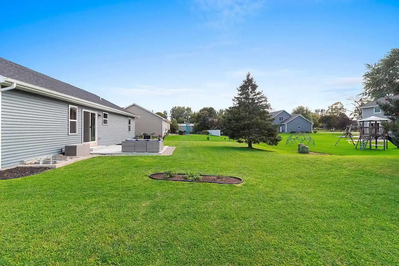 Photo 2 of Single family home for sale at 1290 Brenda Ln, Neenah, WI 54956 | MLS# 50333100 | Listing updated on 2026-09-23