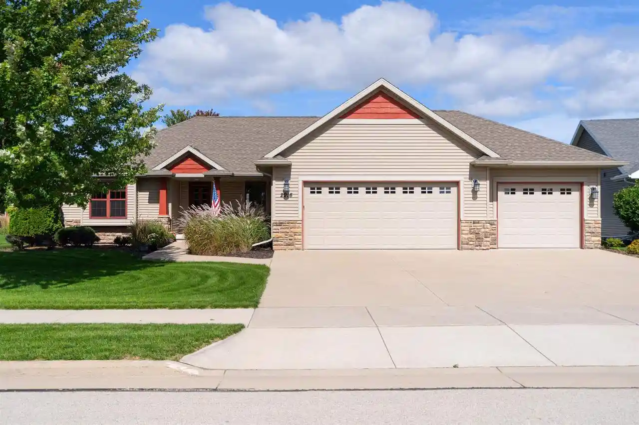 Photo 1 of Single family home for sale at 2916 Fox Tail Ln, Menasha, WI 54952 | MLS# 50333115 | Listing updated on 2026-09-23