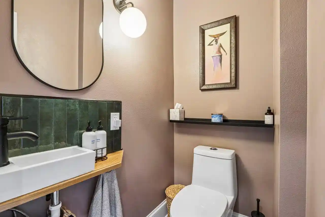 Photo 3 of Single family home for sale at 724 E Pearson St, Milwaukee, WI 53202 | MLS# 1981731 | Listing updated on 2026-10-04