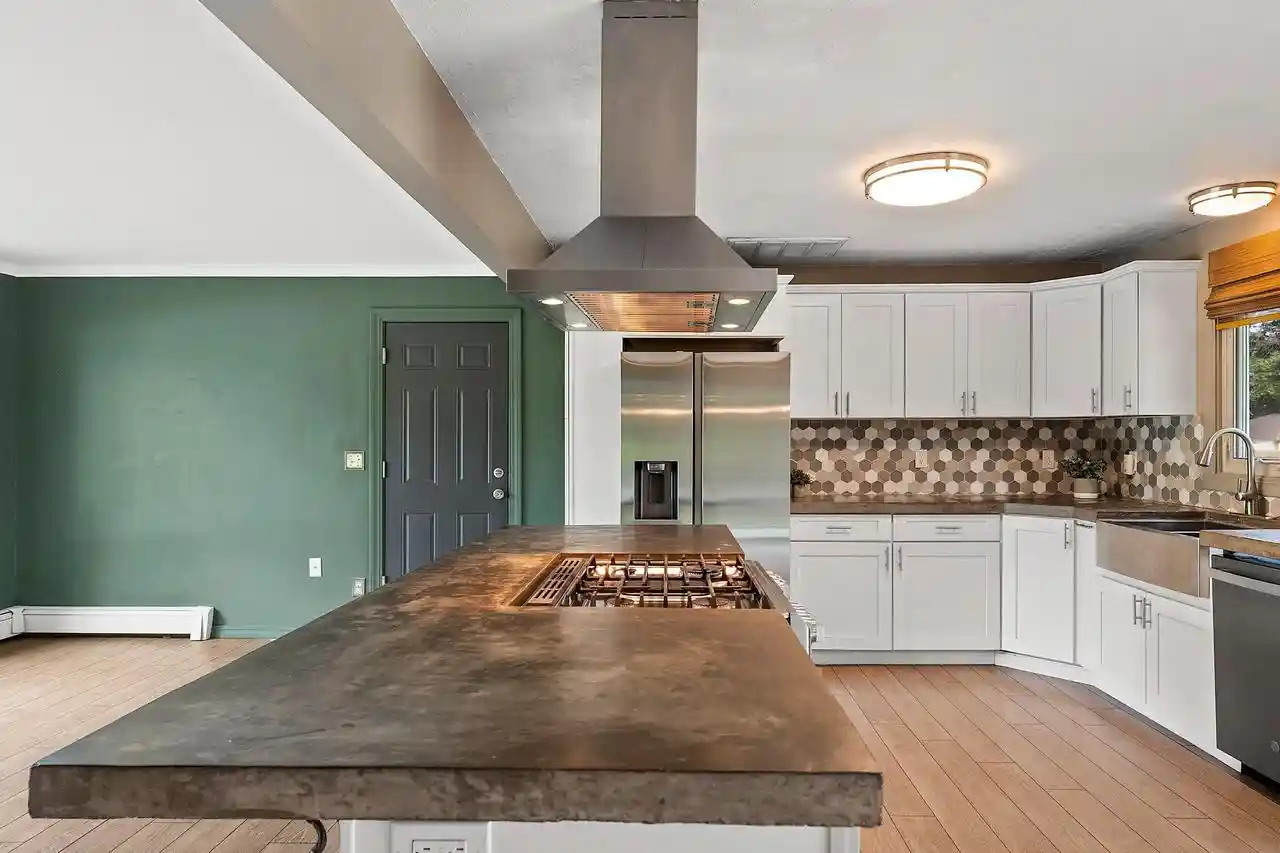Photo 2 of Single family home for sale at 654 Cedar St, Neenah, WI 54956 | MLS# 50333124 | Listing updated on 2026-09-23