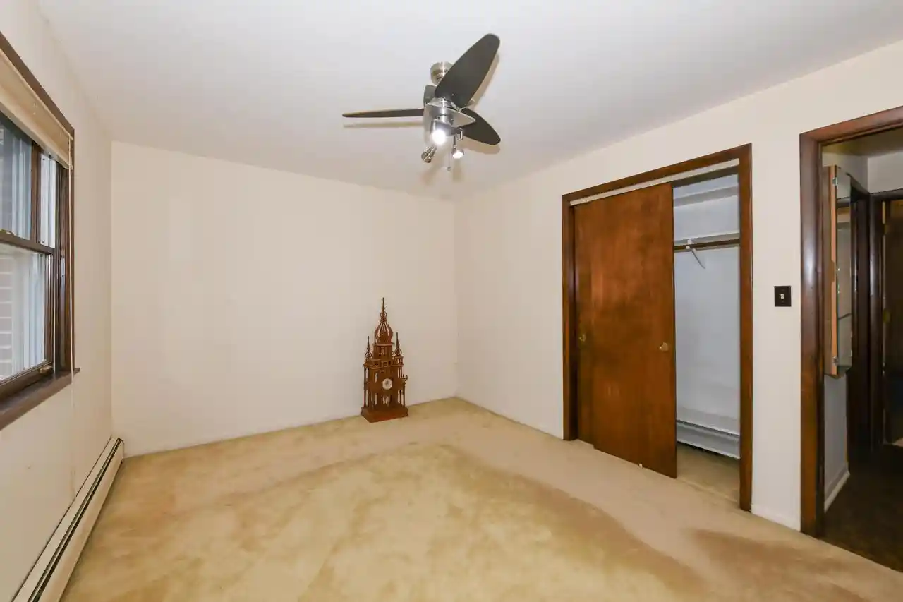Listing Photo 4 - Condo for sale in building located at 245 Country Clb Dr, Lake Geneva, WI 53147 - Unit #2D