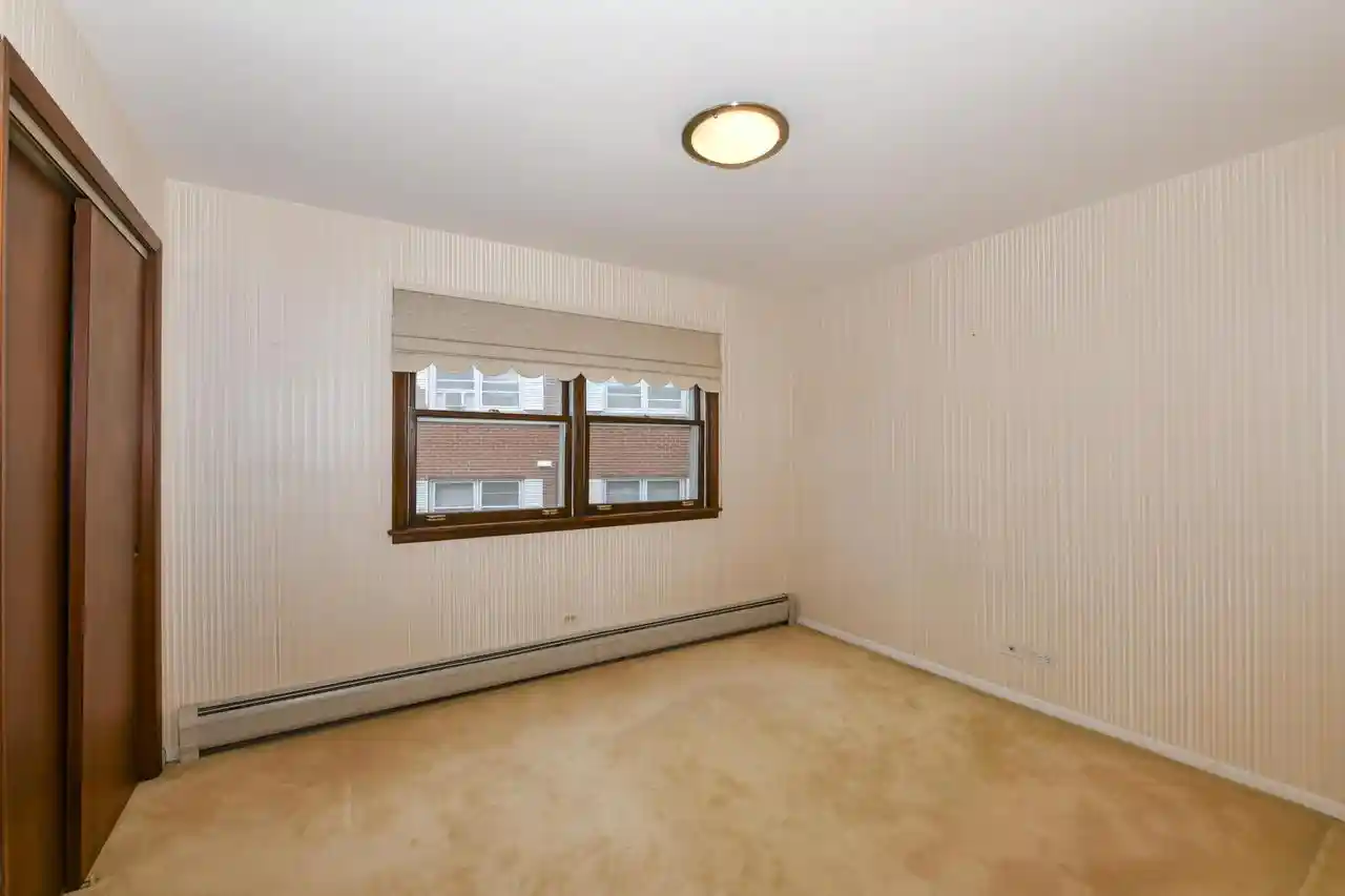 Listing Photo 5 - Condo for sale in building located at 245 Country Clb Dr, Lake Geneva, WI 53147 - Unit #2D