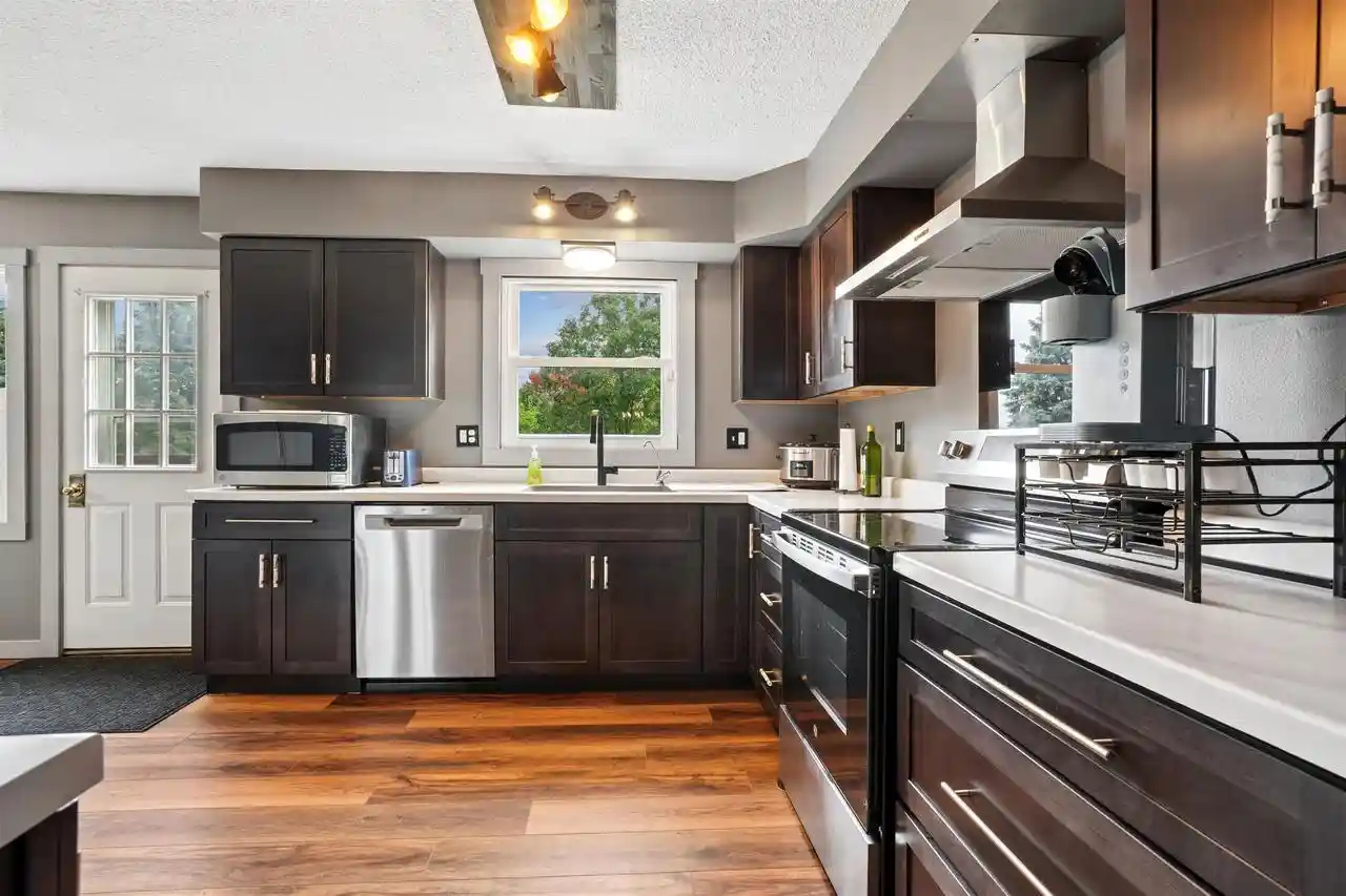 Photo 3 of Single family home for sale at 975 Hillcrest Cir, Platteville, WI 53818 | MLS# 2033260 | Listing updated on 2026-10-02